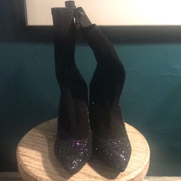 Shelly’s London boots - Picture 2 of 2